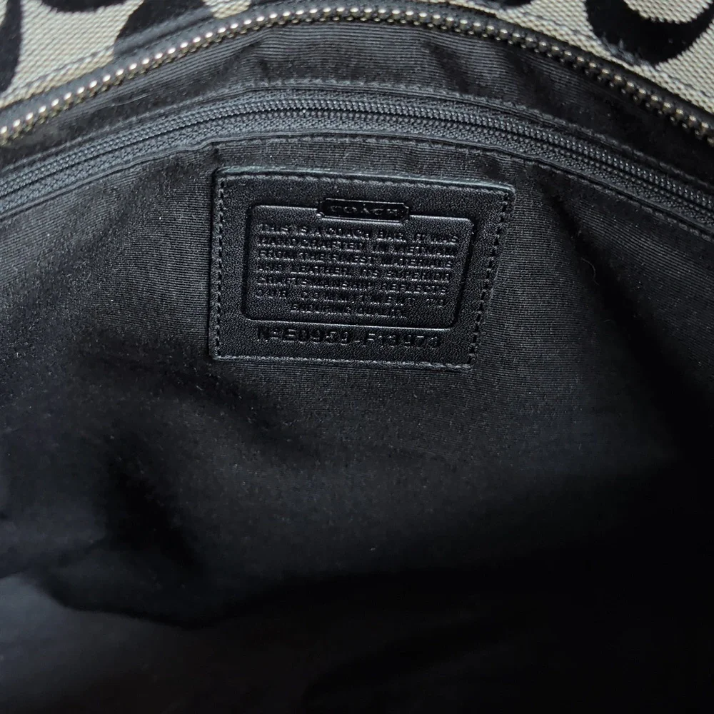 Coach Hampton Signature Tote - Picture 11 of 16